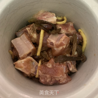 鹿茸菇蒸排骨步骤5