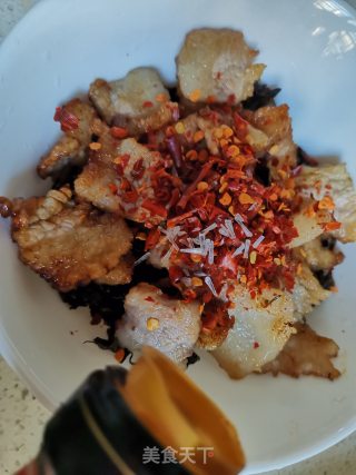 五花肉蒸腌菜步骤7
