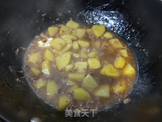 烩土豆块步骤5