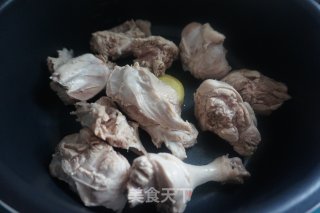 芋头烧鸭腿步骤8