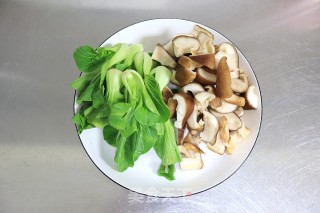 无油少盐清肠的白灼香菇油菜芯步骤2