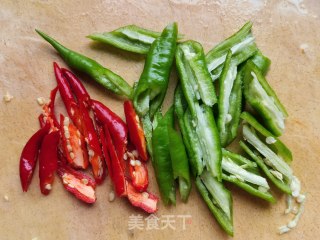 青红椒炒扇贝肉步骤3
