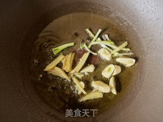 青红椒炒扇贝肉步骤4
