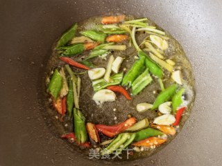 青红椒炒扇贝肉步骤6