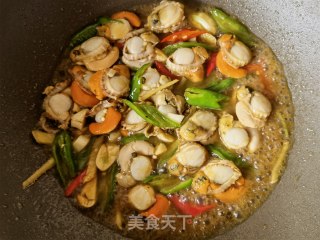 青红椒炒扇贝肉步骤9