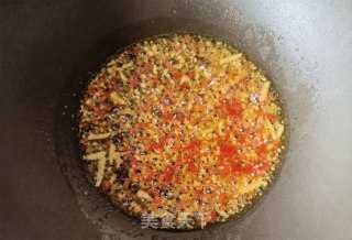 蒜蓉辣酱炒虾仁步骤9