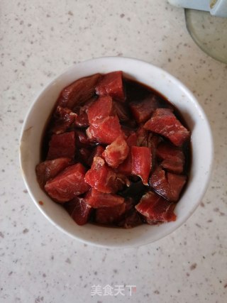 黑胡椒杏鲍菇牛肉粒步骤2