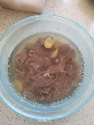 洋葱爆炒猪肝步骤2