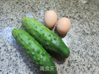 煎鸡蛋炒黄瓜步骤1