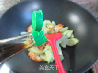煎鸡蛋炒黄瓜步骤9