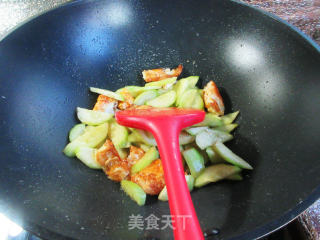 煎鸡蛋炒黄瓜步骤10