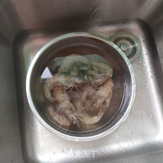 芹菜香辣虾步骤1