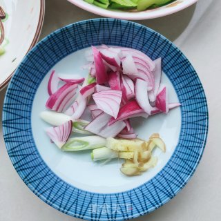 芹菜香辣虾步骤8