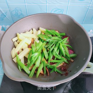 芹菜香辣虾步骤16