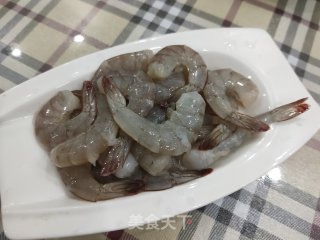 黄瓜青椒炒虾步骤1