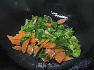 黄瓜青椒炒虾步骤8