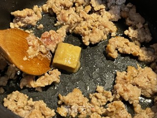 橄榄菜煮豆腐步骤2