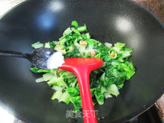 圆蛤肉炒毛毛菜步骤8