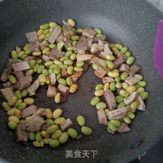 回锅肉丁炒毛豆步骤10