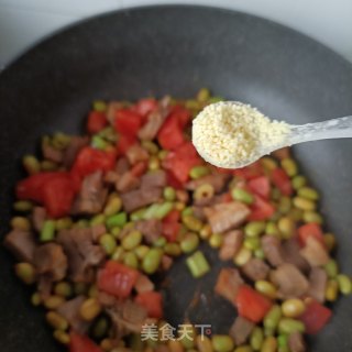 回锅肉丁炒毛豆步骤13