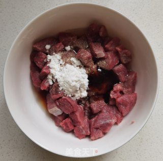 秋葵炒牛肉丁步骤3