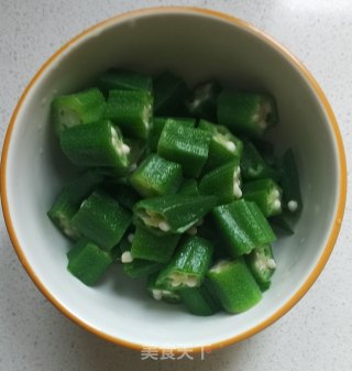 秋葵炒牛肉丁步骤8