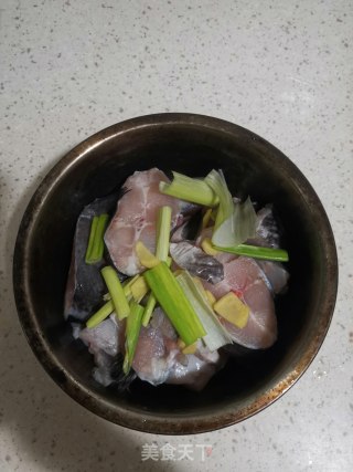 飘香焖鱼块步骤3