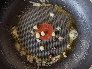 蒜蓉辣酱炒鸡蛋步骤5