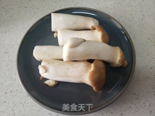 尖椒炒杏鲍菇步骤1