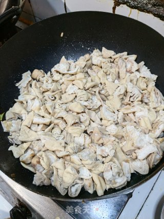 青椒肥肠步骤2