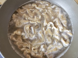螺蛳肥牛煲步骤2