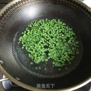 豆角煎鸡蛋步骤1