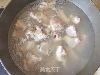 洋葱土豆炖排骨步骤1