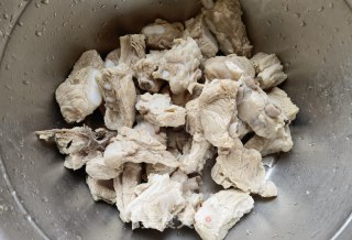 洋葱土豆炖排骨步骤3