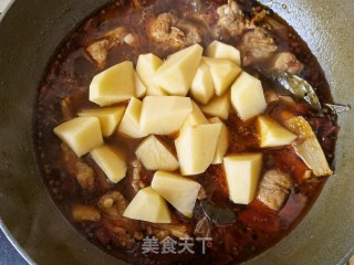 洋葱土豆炖排骨步骤17