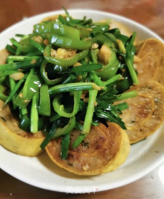 辣椒韭菜炒鲮鱼蛋卷步骤10