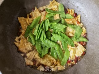荷兰豆烩豆腐皮步骤10