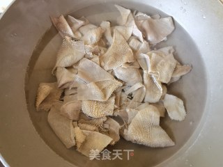 蒜蓉辣酱炒毛肚步骤2