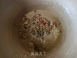 蒜蓉辣酱炒毛肚步骤6