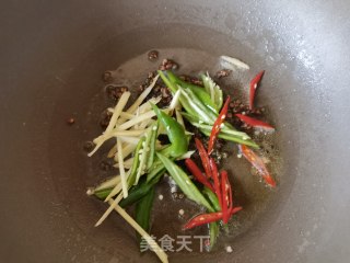 蒜蓉辣酱炒毛肚步骤7