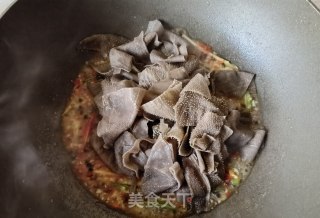 蒜蓉辣酱炒毛肚步骤11