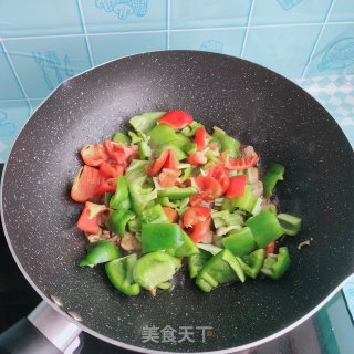 青红椒炒肉步骤8
