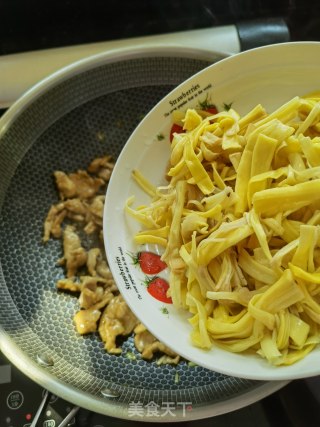 菠萝蜜丝炒肉片步骤7