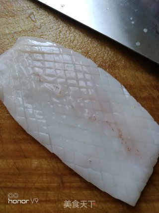 葱爆鱿鱼卷步骤2