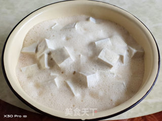 酱香鸡蛋炒豆腐步骤2