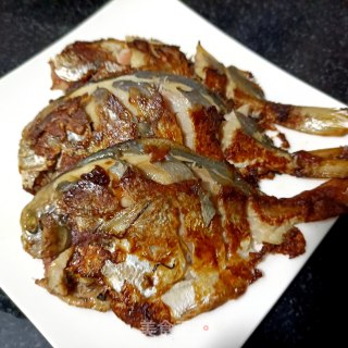 煎银鲳鱼步骤8