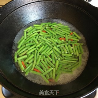 肉片炒豆角步骤1