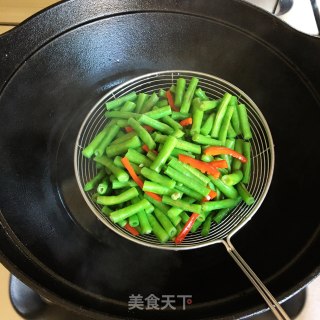 肉片炒豆角步骤2