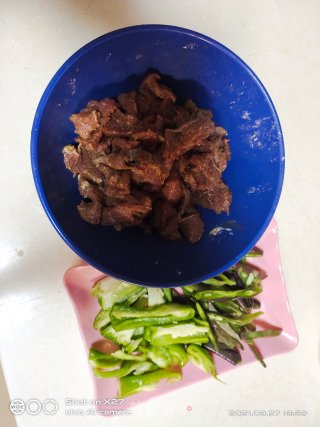 青椒扁豆炒牛肉步骤1