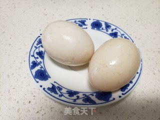 苦瓜炒鸭蛋步骤1